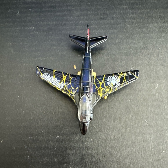 2004 Disney Marvel Spider-Man Toy Metal 1/144 Die-cast Airplane - Picture 1 of 8